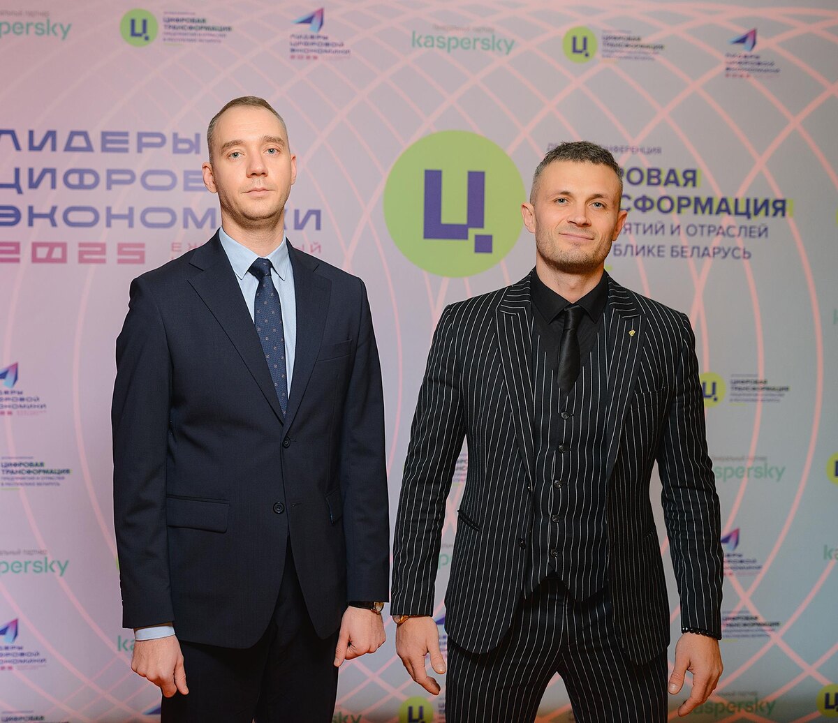 Заместитель директора по маркетингу А.Куракевич и заместитель директора по коммерческой деятельности И.Ращенко