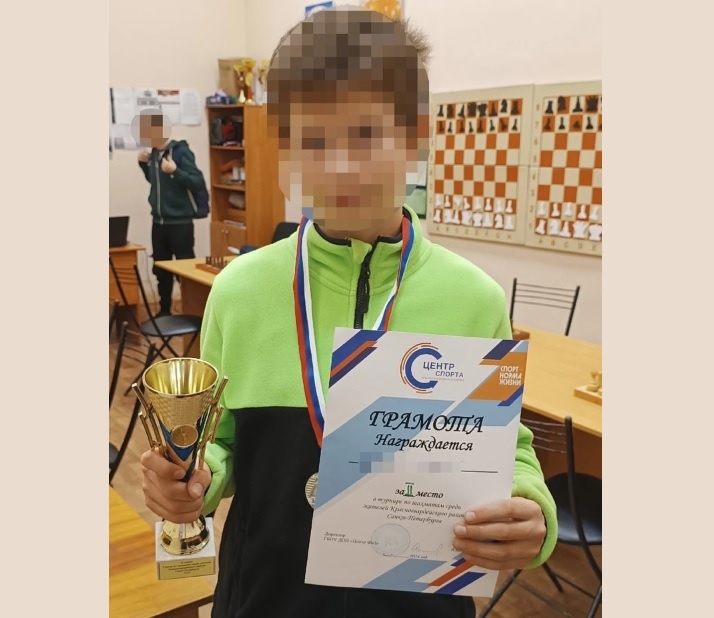 Этот "хороший мальчик" и шахматист напал с ножом на учителя математики./из доступного фонда Яндекс.Картинки/