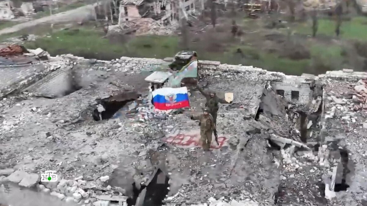    Жители Северска и Красноармейска тепло встречают российских военных