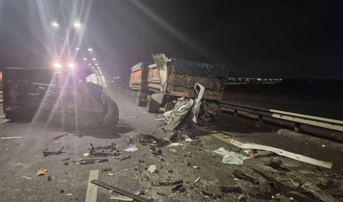     На месте аварии. Автор: Олег Петров. Фото: МВД.