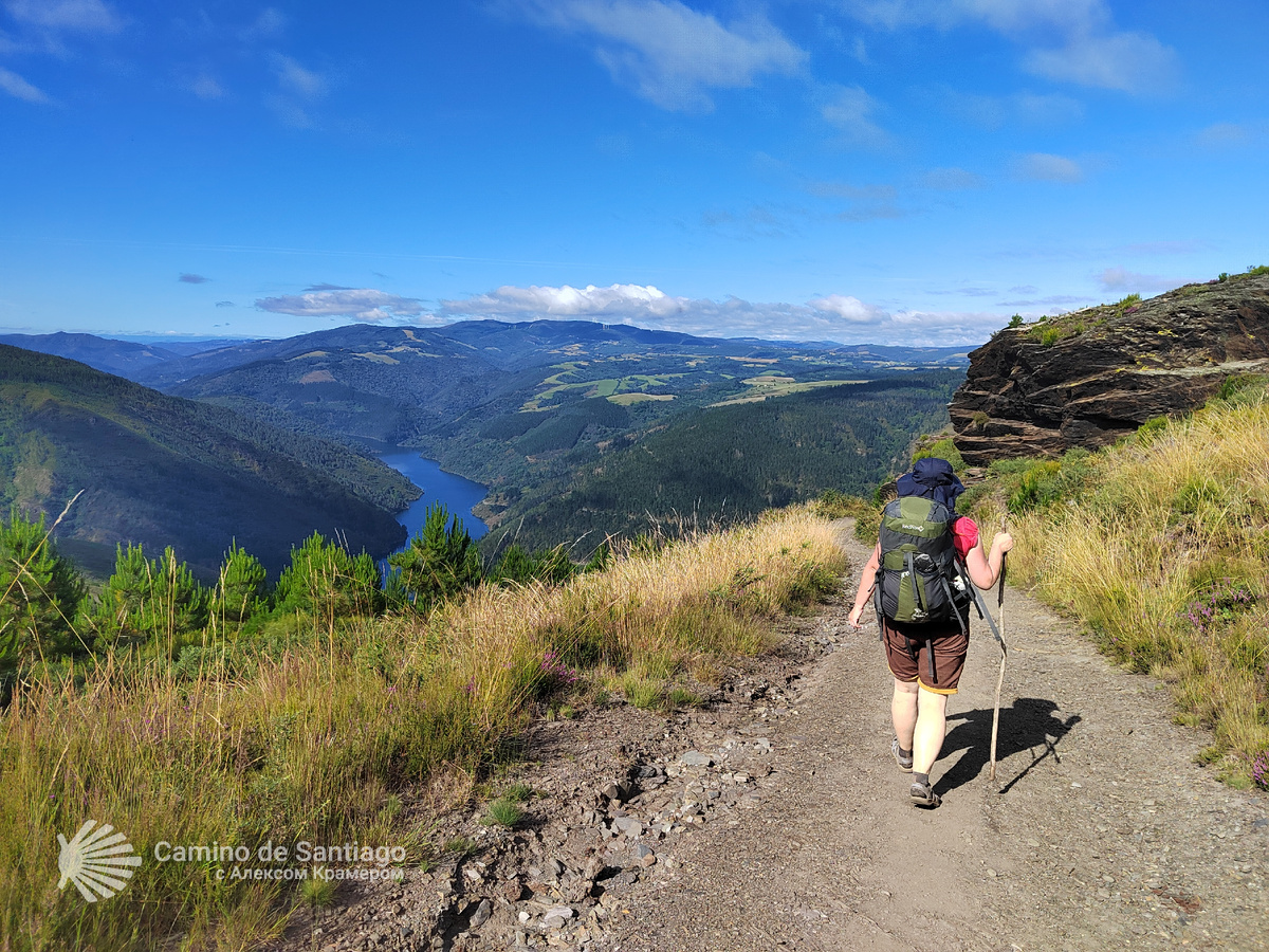 Спуск к водохранилищу после перевала