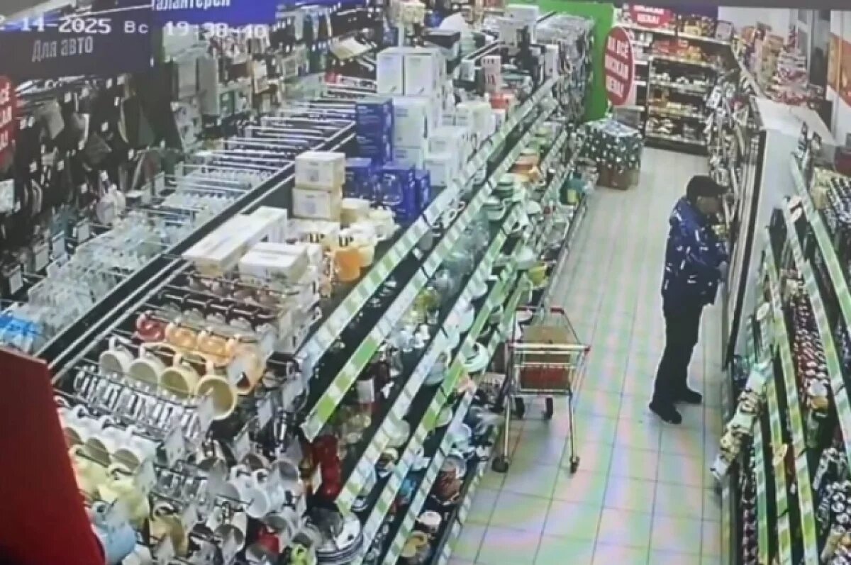    В Ижевске мужчина напал на работницу магазина, чтобы украсть кофе