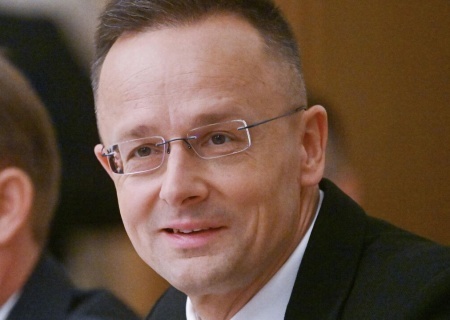    Сийярто: мир на Украине может быть только в результате сделки РФ и США