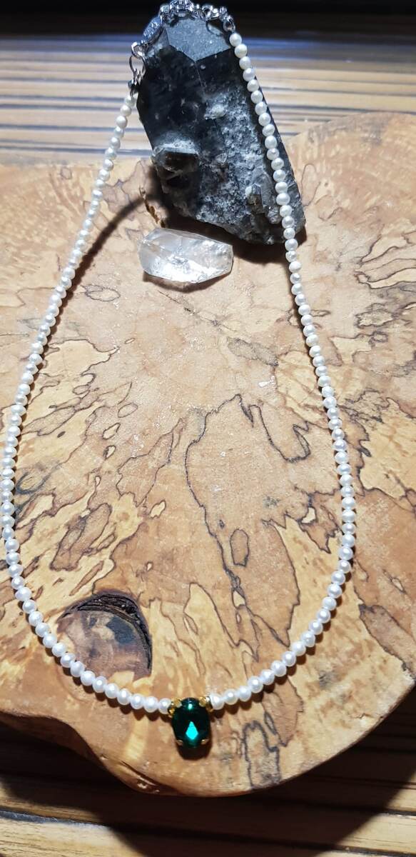 Чокер с жемчугом-работа мастерской АртЛАМБ, Москва, в наличии.