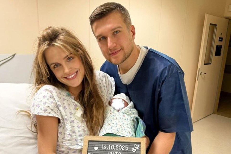    Актеры Анатолий Руденко и Елена Дудина с новорожденным сыном Личная страница героя публикации в соцсети