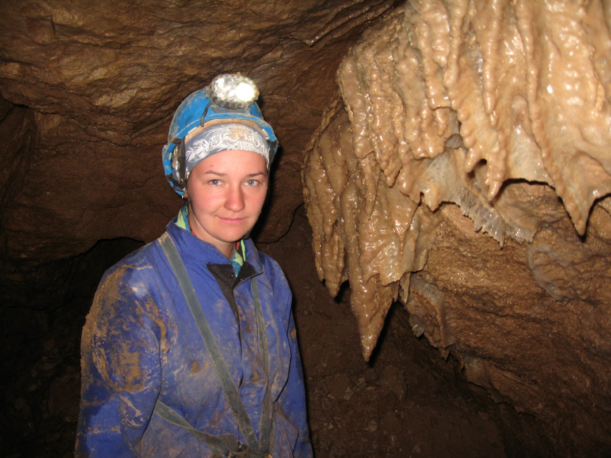 Это галерея про горы и пещеры