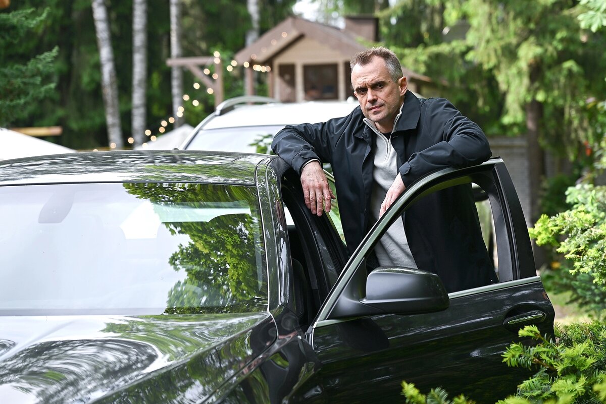 Фото из интернета. Алексей Комашко. В роли Олега Платонова. 