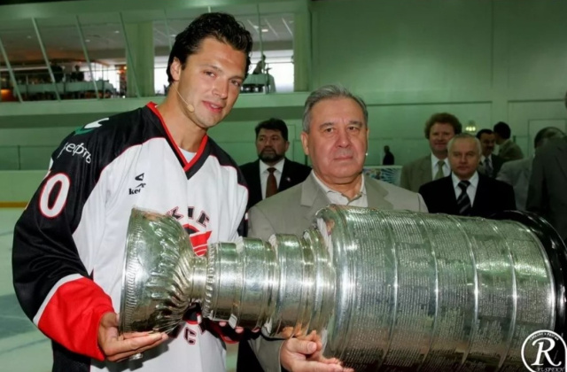 Источник: https://hockey.by/cache/upload/iblock/a37/c2zl5f48q9als5hux9khth8elyn2eopj/tv-1-640x420.jpg