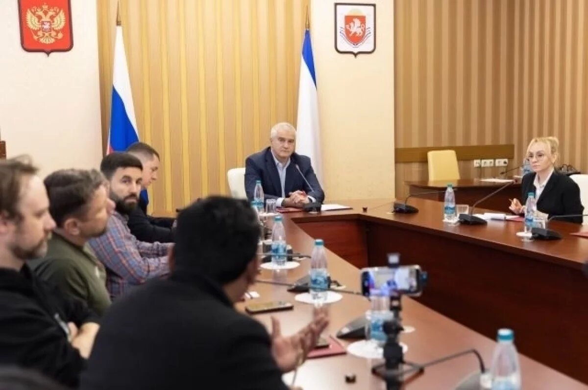    Сергей Аксенов встретился с иностранными журналистами в Симферополе