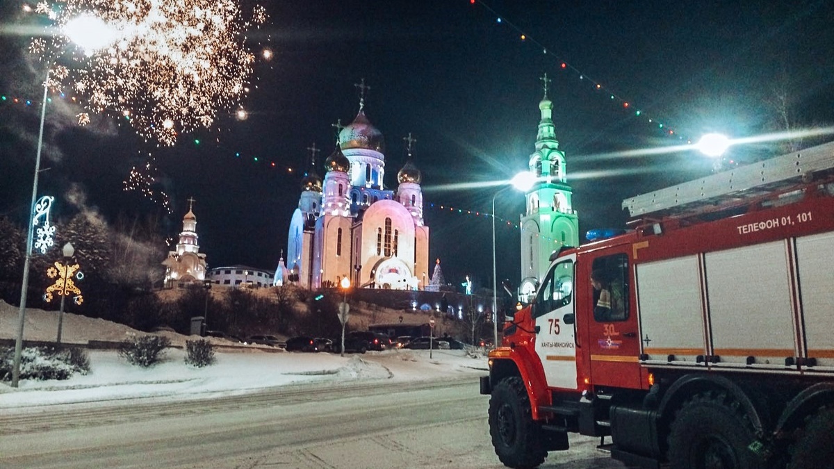    Руслан Кухарук поручил обеспечить безопасность новогодних и рождественских праздников в Югре
