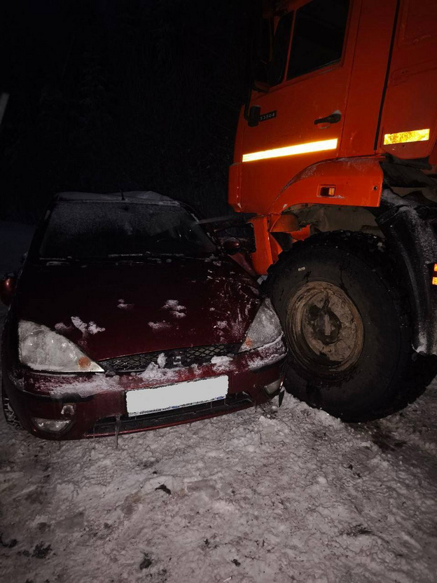    На трассе в Мурашинском районе столкнулись «Форд» и КАМАЗ