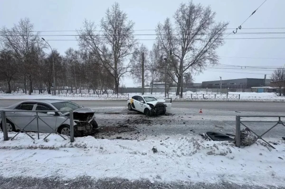    Два человека пострадали в ДТП на Станционной в Новосибирске