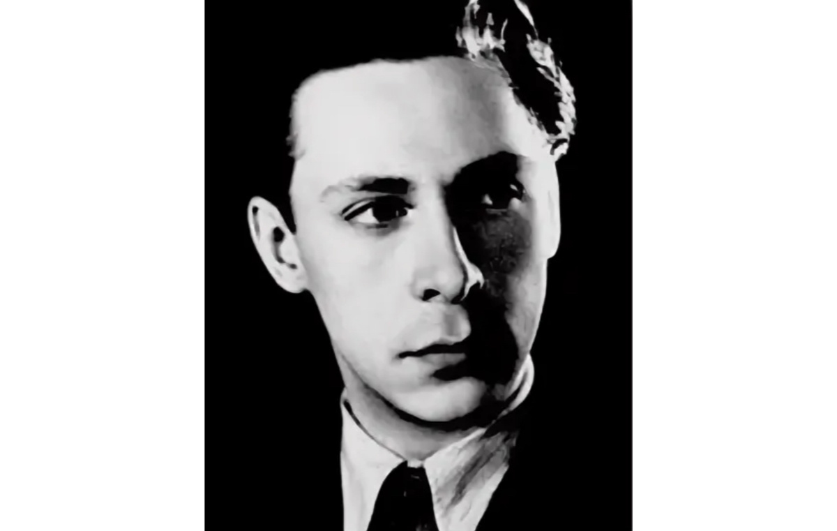 Фото: Олег Ефремов в молодости 