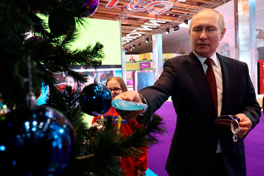 Елка "желаний" в Кремле.