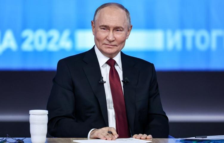    Началась прямая линия и большая пресс-конференция Владимира Путина