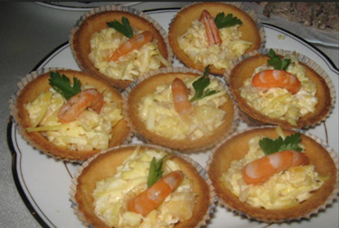 Тарталетки, украшенные креветками