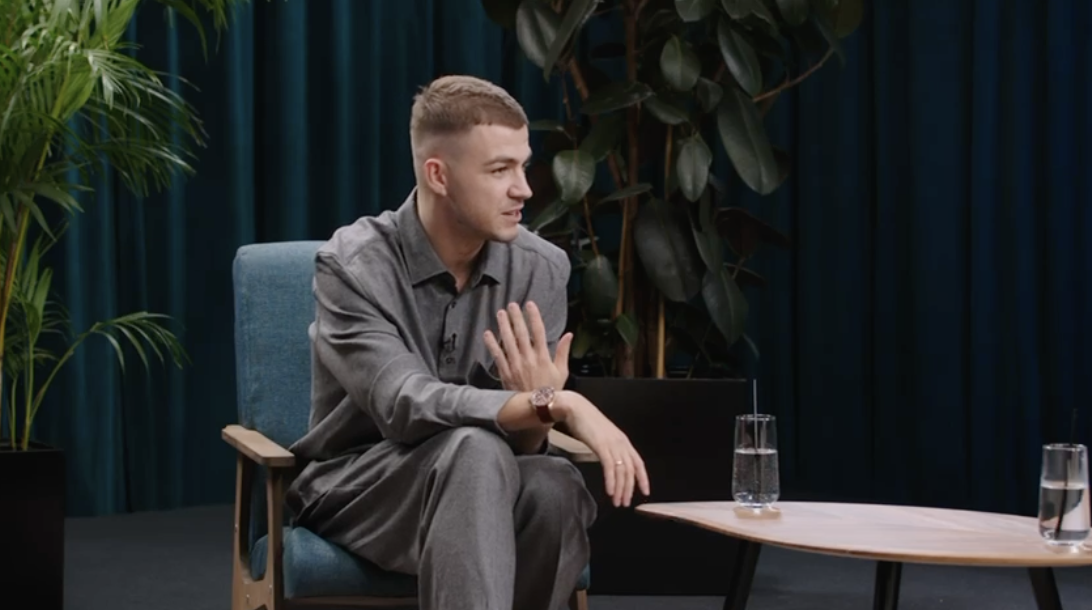    Кадр из шоу «Есть вопросики»