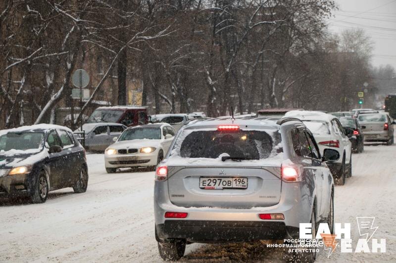    ЕАН / Автомобили в снегу