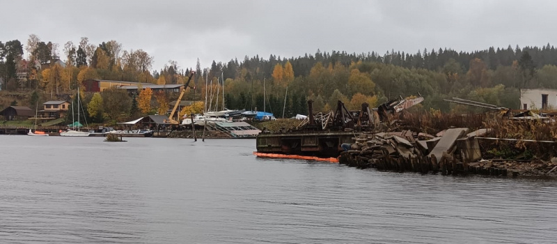    Прокуратура нашла и наказала виновников разлива нефтепродуктов в заливе КарелииПрокуратура Карелии