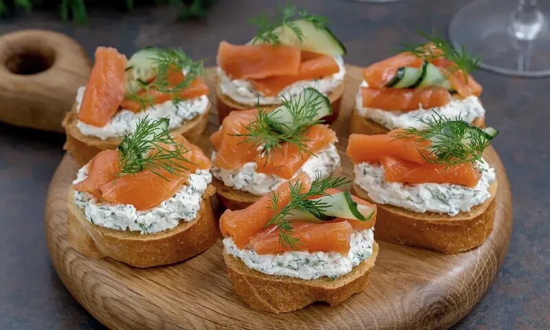 Бутерброды с красной рыбой