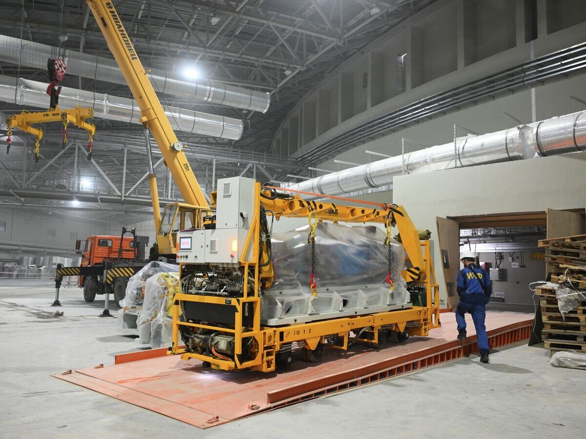    Начало сборки оборудования большого кольца ЦКП "СКИФ" в наукограде Кольцово Новосибирской области | © РИА Новости / Александр Кряжев
