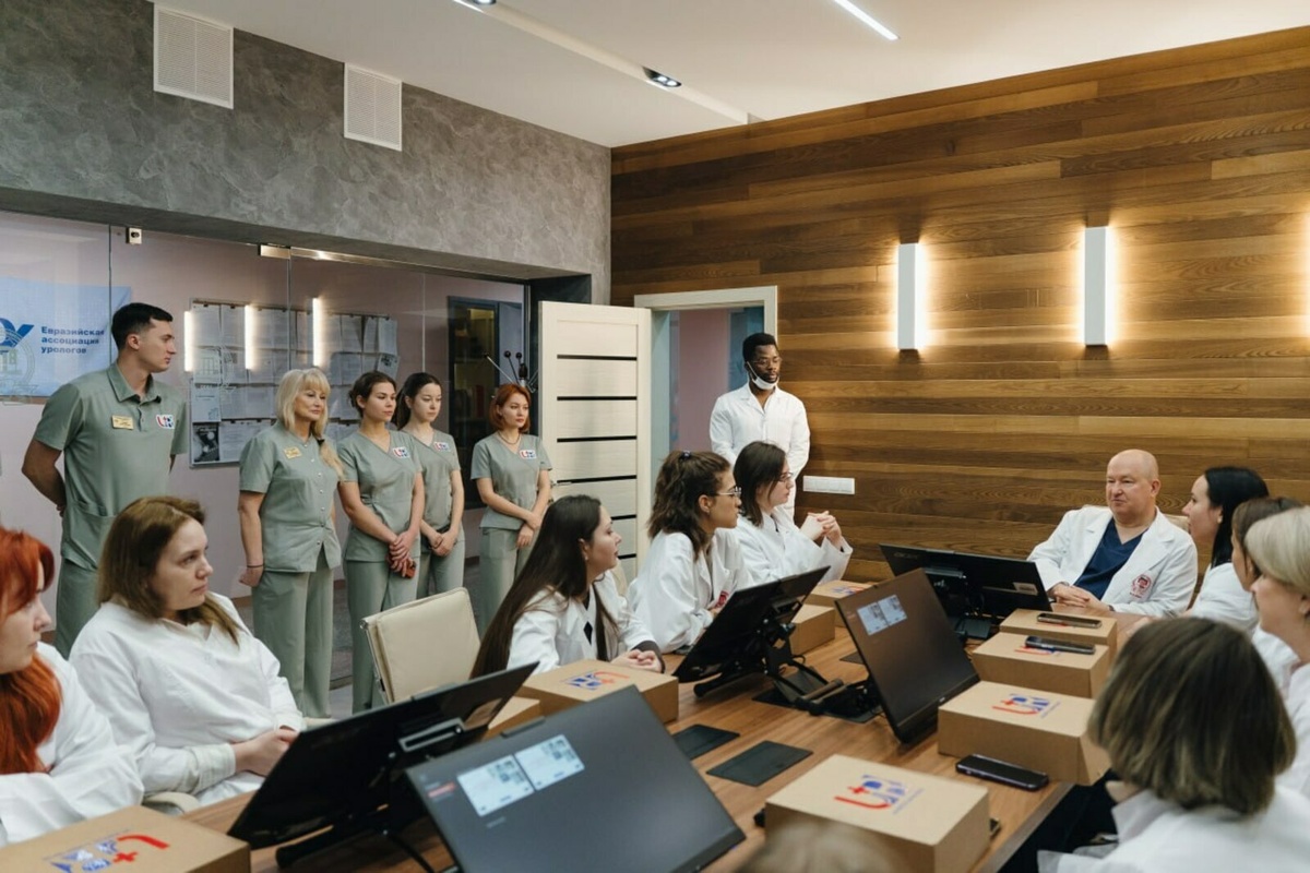     Был курстар илдә беренселәрҙән булып Өфөлә асылды