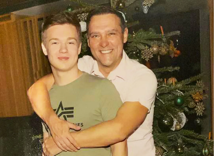 Юрий Шатунов с сыном из открытого источника яндекс фото