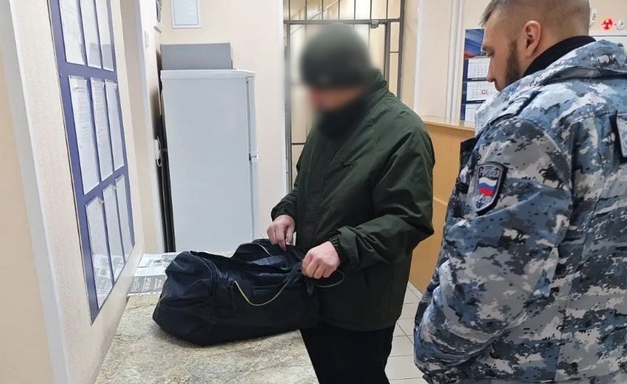 Таджика-мошенника выгнали из Костромской области