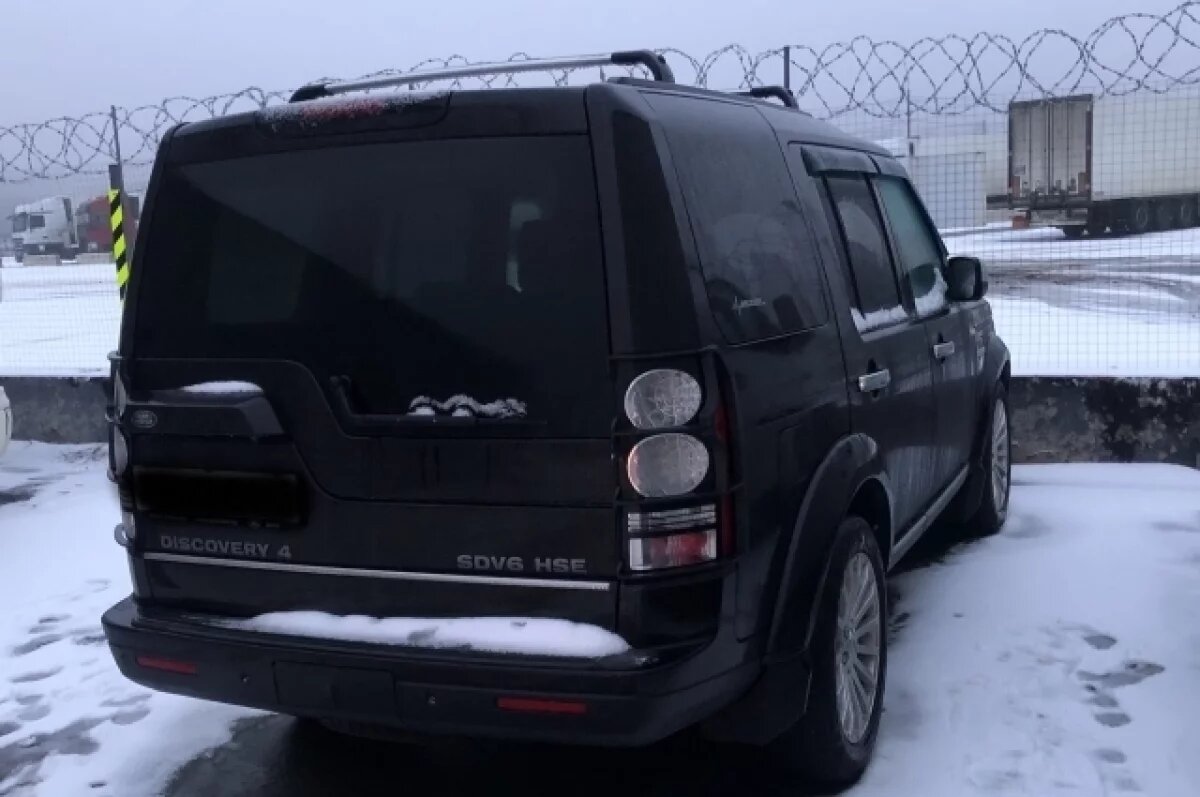    Смоленские приставы отправили на СВО конфискованный автомобиль