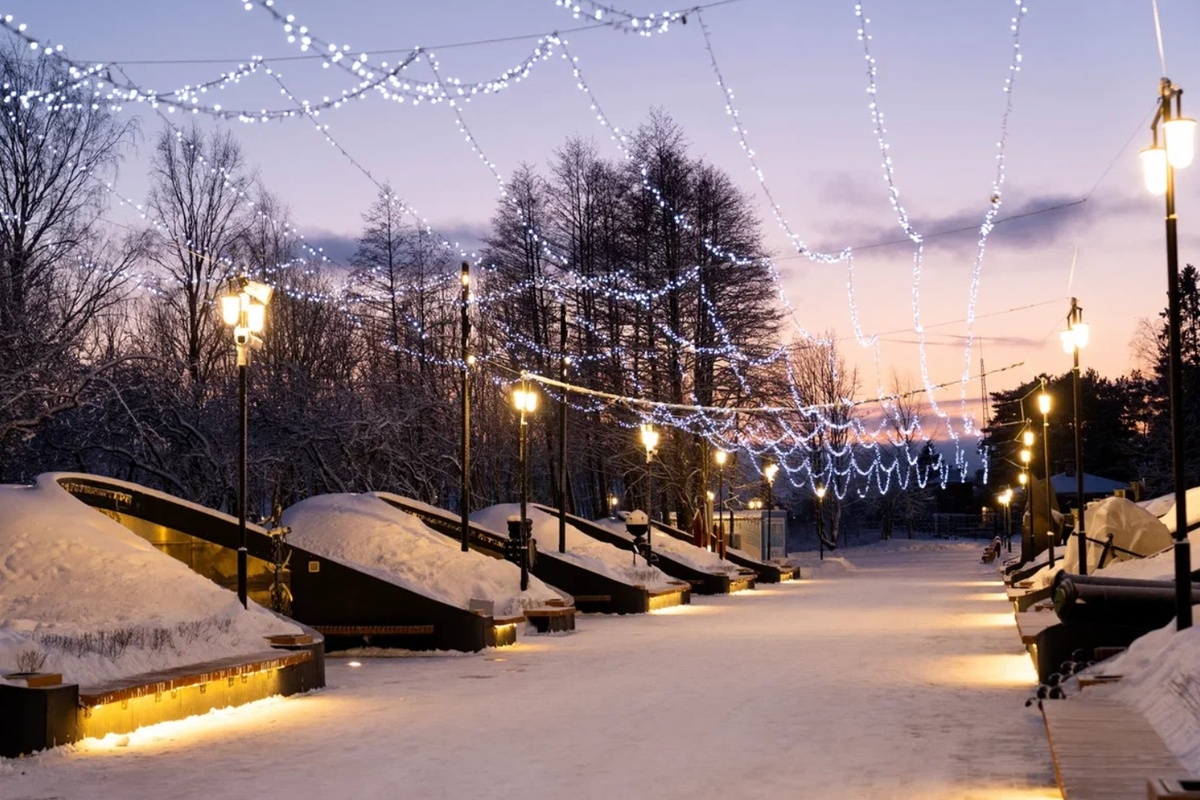 Огни парка зовут в путешествие по зимней сказке  Фото АНО «Остров фортов»
