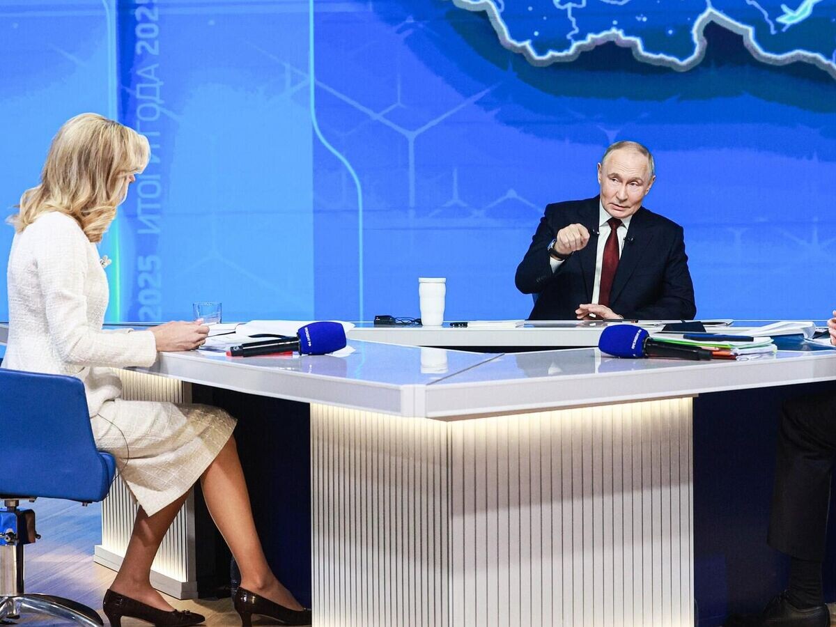    Президент Владимир Путин отвечает на вопросы во время специальной программы "Итоги года" | © Фото : Пресс-служба президента России