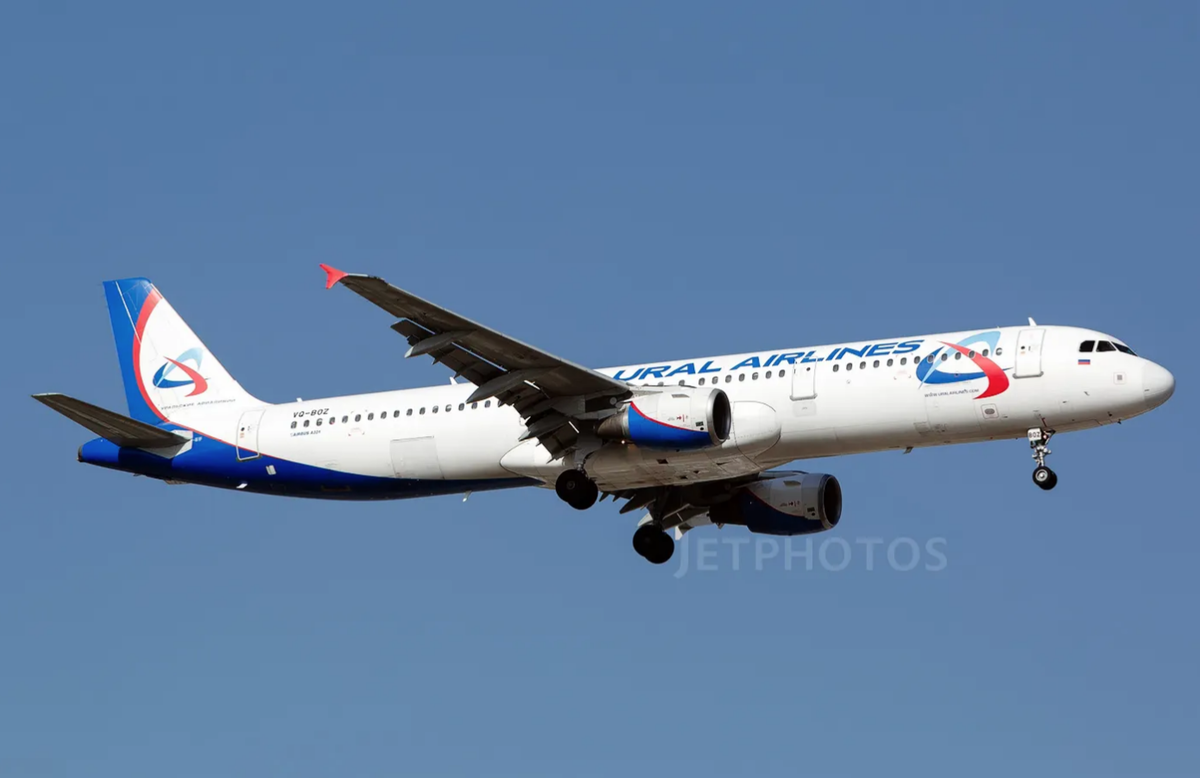 VQ-BOZ — самолёт, попавший в аварию. (Крис Питчакарен)