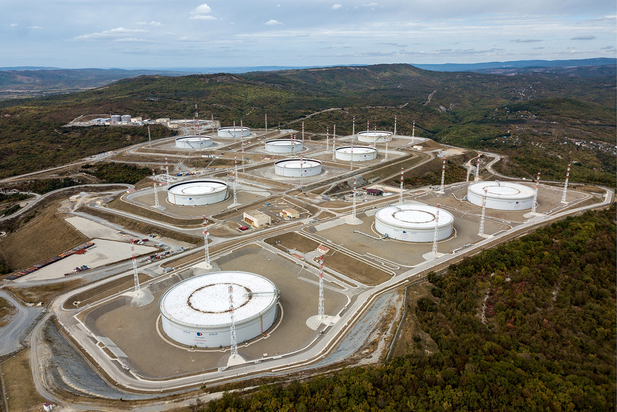   Нефтехранилище Каспийского трубопроводного консорциума (КТК-Р), Краснодарский край, Россия 
Виталий Тимкив / ТАСС