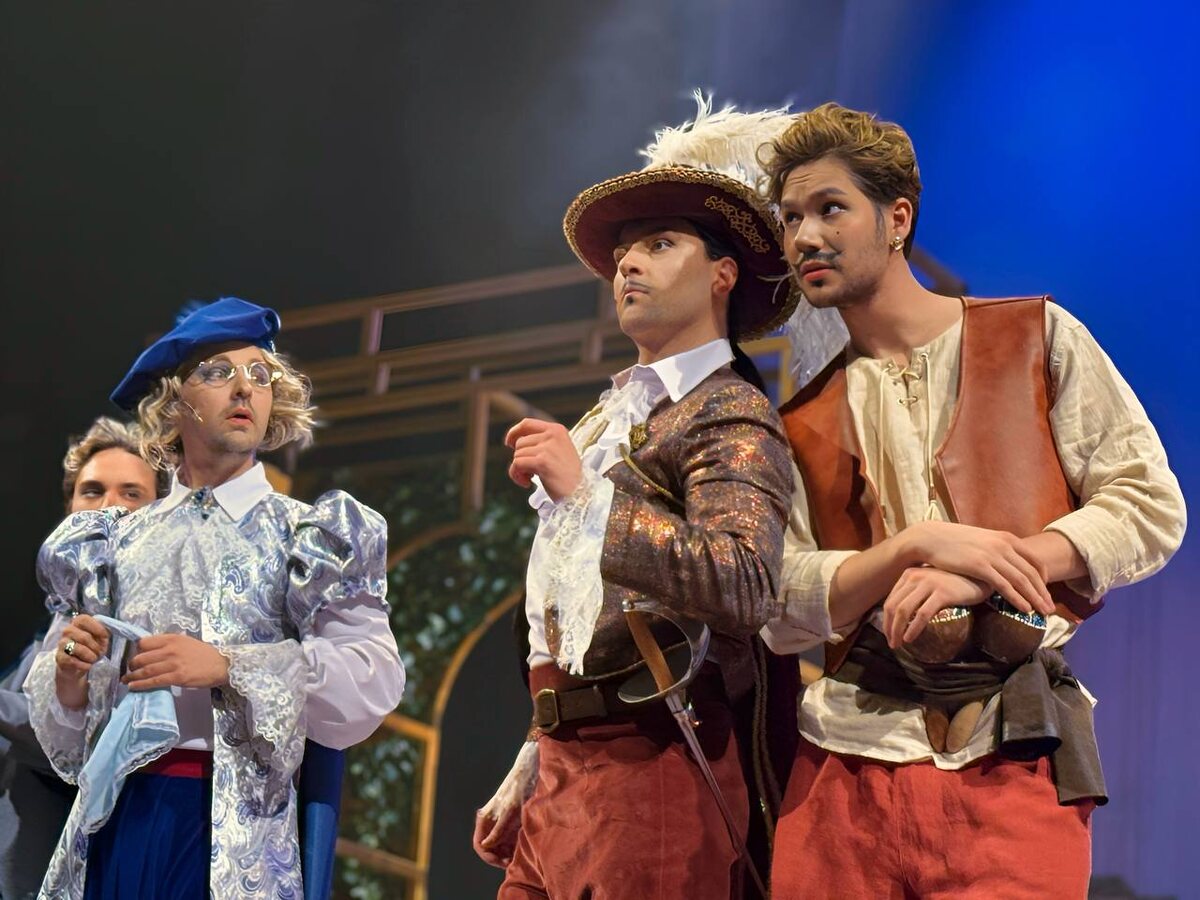 Алексей Коваль в роли графа Лудовико, Тимофей Якомульский в роли маркиза Рикардо и Иван Евдокимов в роли Сельо.