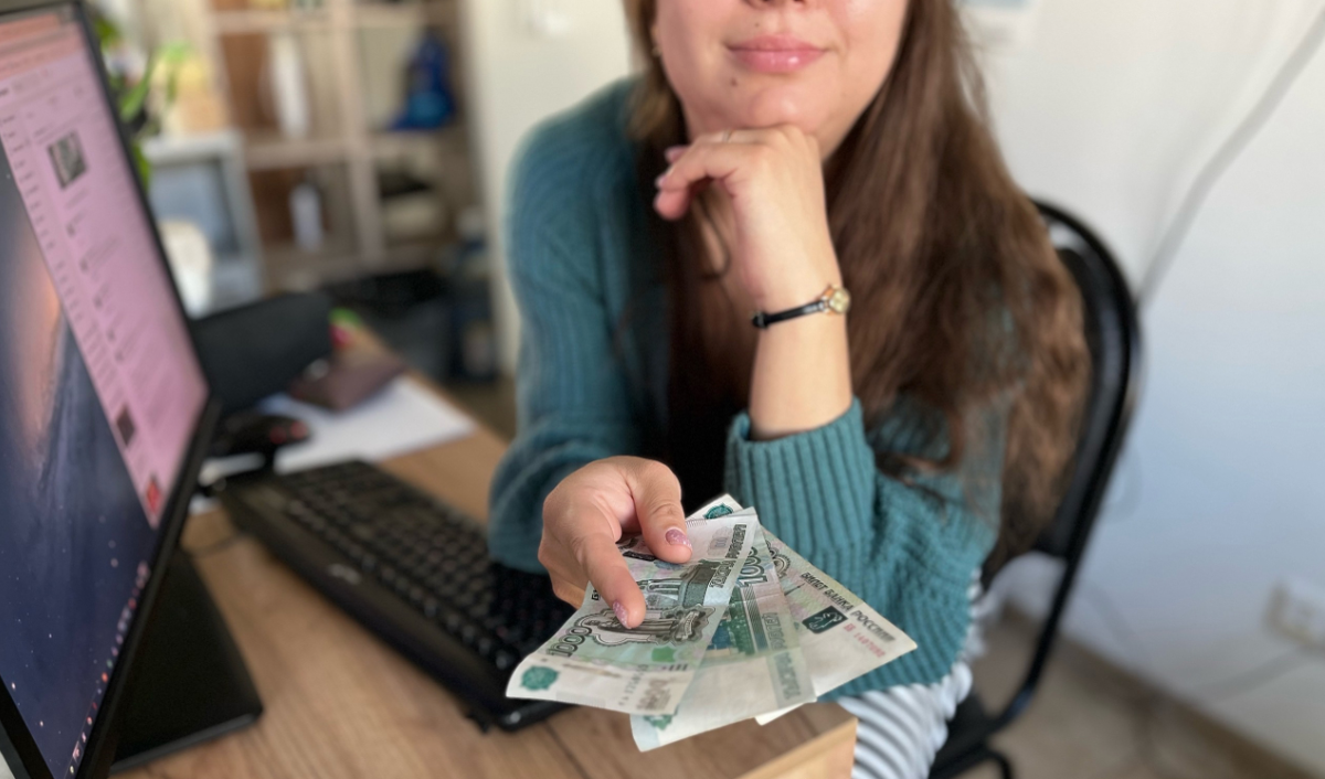 Ты думаешь, зарплата тебя защищает? На самом деле ты — удобная жертва системы, и она этим пользуется