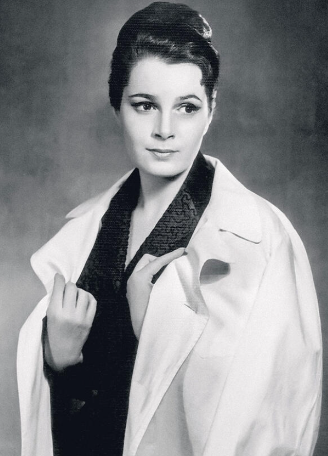 Элина Быстрицкая