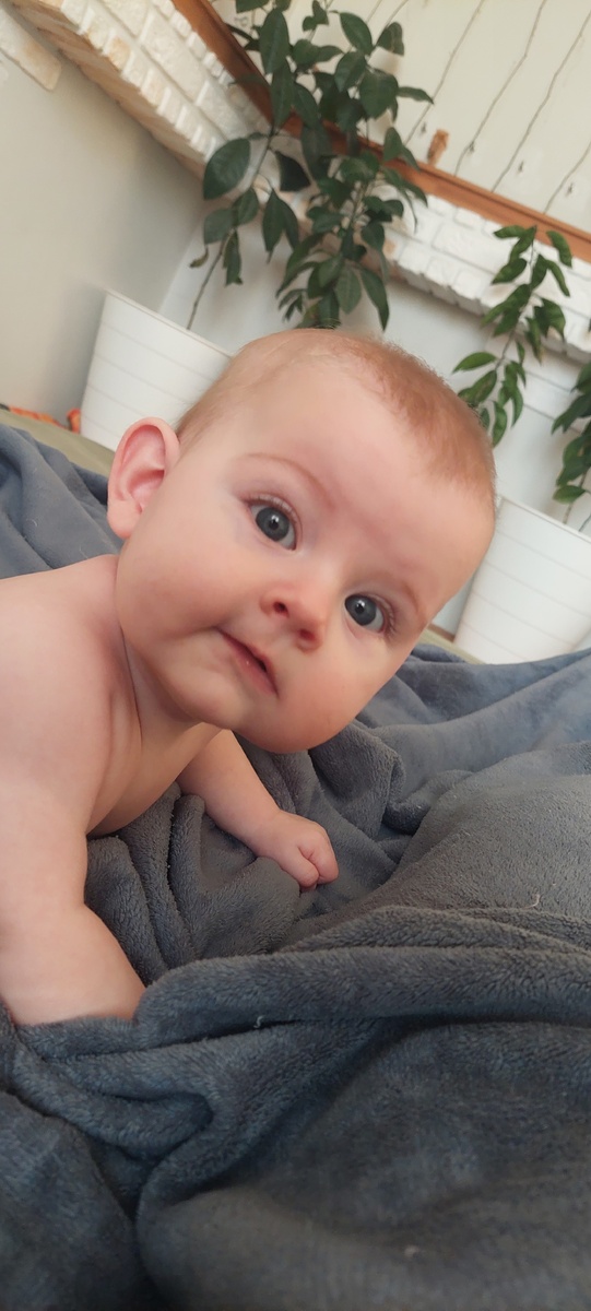 Как это не знаешь? Ты разве не грустишь?