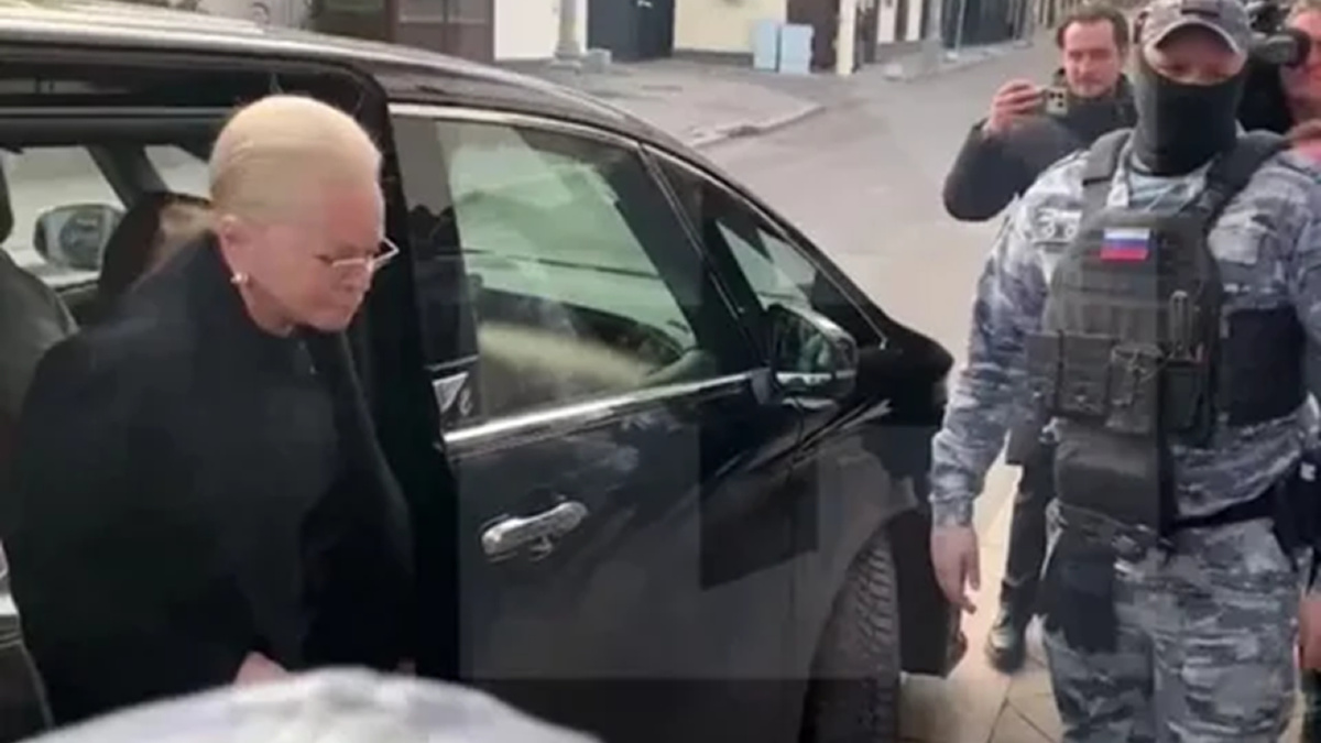 Фактически Лариса Долина, по информации источников, отказывается принимать поражение