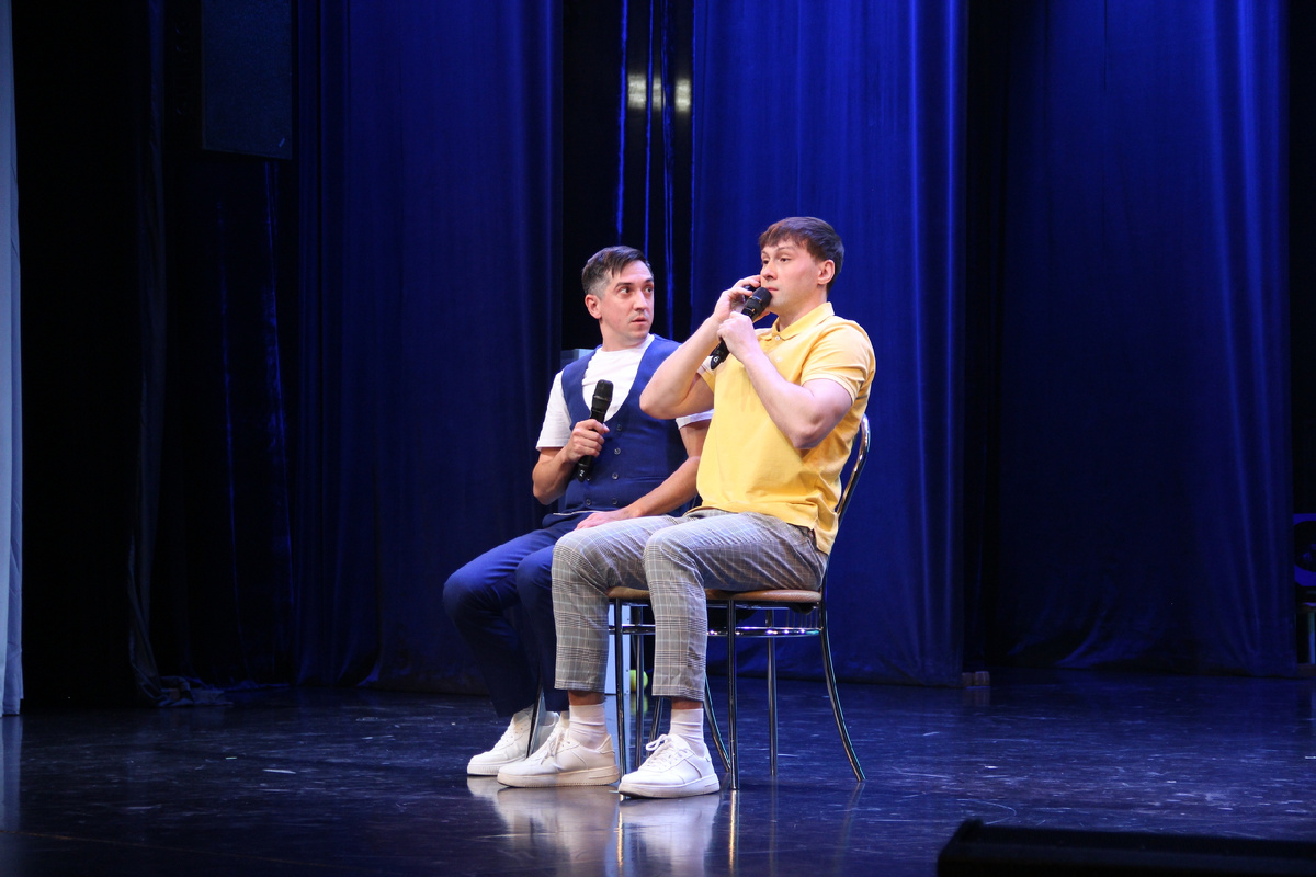 Миниатюра «В подъезде»