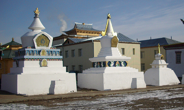 Ступы Иволгинского Дацана в российской республике Бурятия