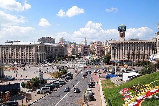    В Киеве демонтируют ряд памятников и знак города-героя