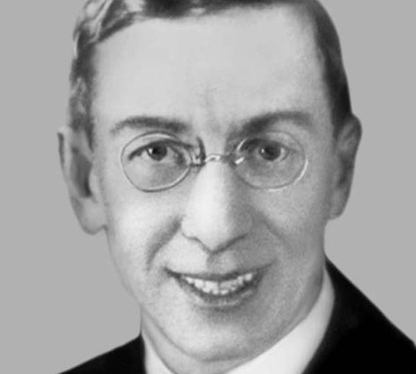 Как известный впоследствии экономист и меньшевик попал в круг наиболее близких друзей Владимира Ленина и из-за чего они поссорились