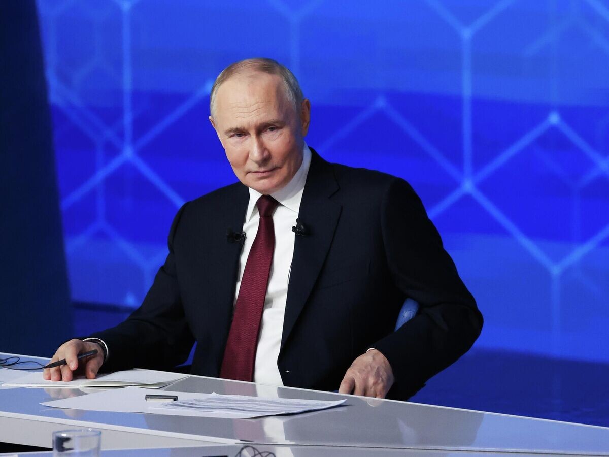    Президент РФ Владимир Путин отвечает на вопросы во время специальной программы "Итоги года" в Москве | © РИА Новости / POOL