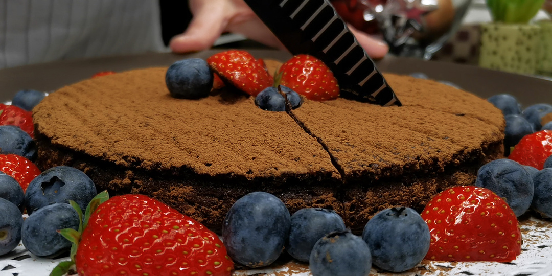 Нереально шоколадный, настоящий шик, без него новогодний стол не представляю. Домашний торт "Трюфель" за 1 час, изумительный рецепт