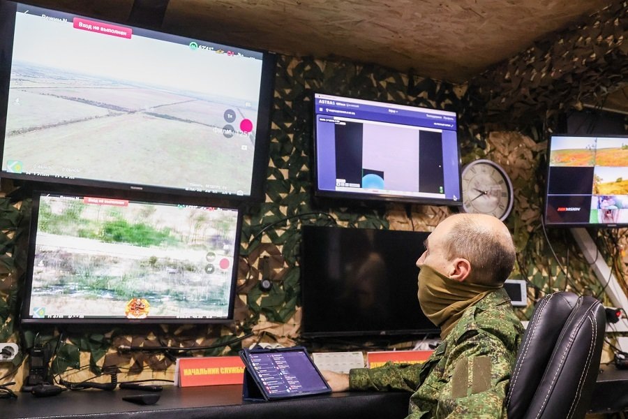Работа пункта управления в зоне СВО - Фото: Александр Полегенько/ТАСС