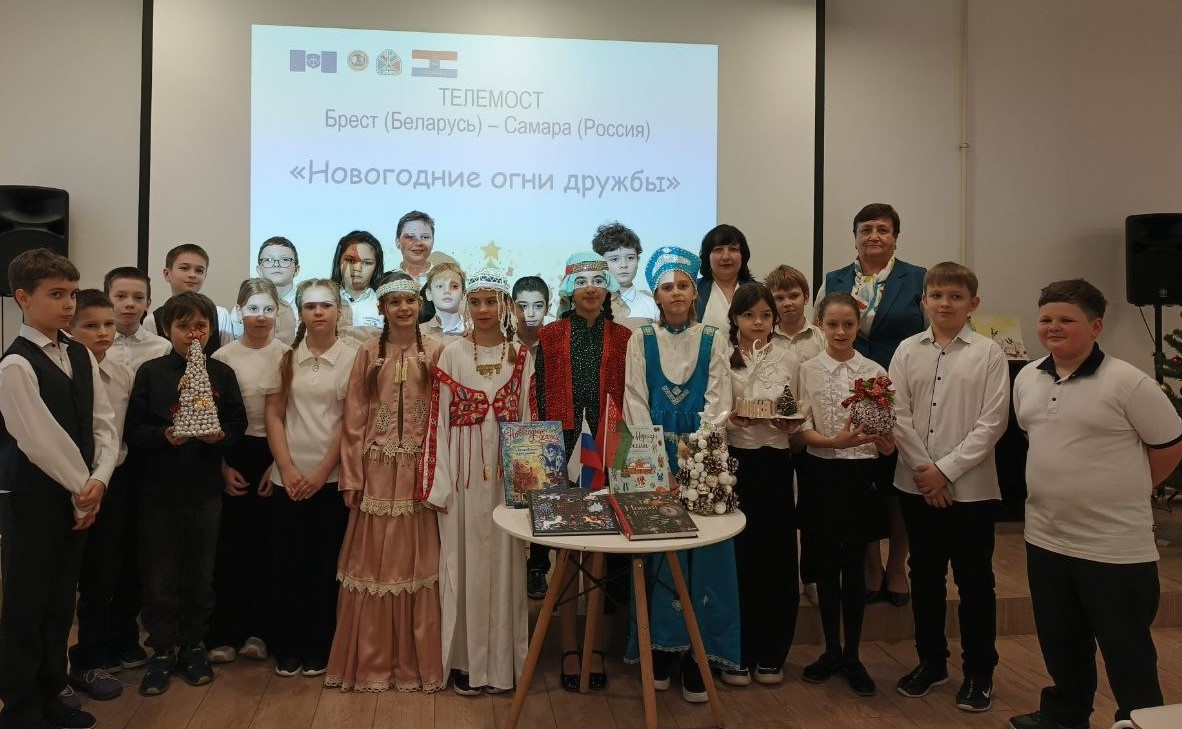 Участники телемоста четвероклассники муниципального бюджетного общеобразовательного учреждения «Школа №13 имени Героя Советского Союза Санчирова Ф.В.»