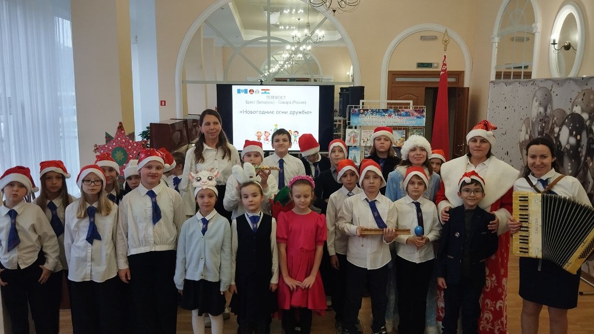 Участники международной встречи школьники из государственного учреждения образования «Средняя школа №13 г. Бреста имени В.И. Хована» 