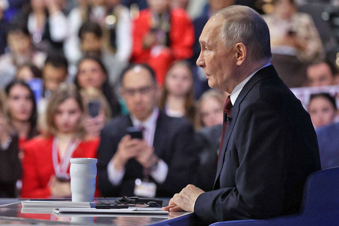 Президент РФ Владимир Путин сам выбрал вопрос из зала: «Давайте Казань!»Фото: kremlin.ru