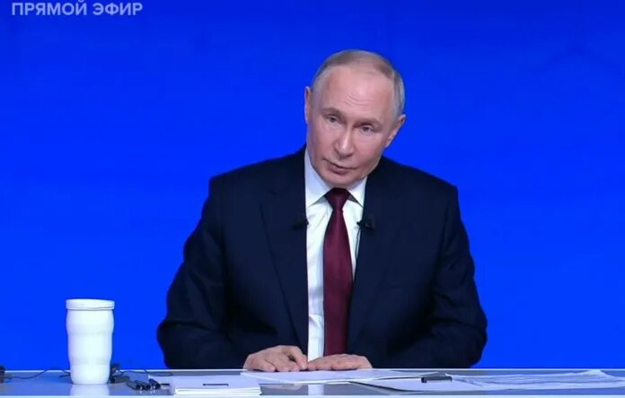    Кадр прямой трансляции с пресс-конференции