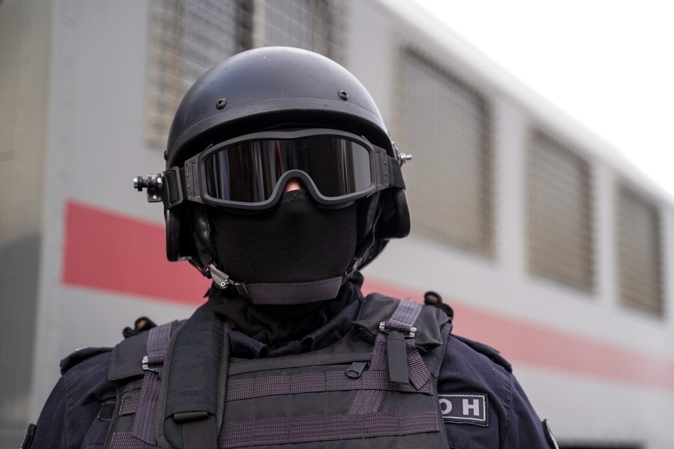    Обеспечивать порядок в праздничные дни будет усиленный состав сотрудников правоохранительных органов, казачьей дружины и частных охранных предприятий. Светлана МАКОВЕЕВА